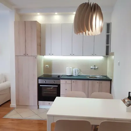 Appartement Europe 1 *